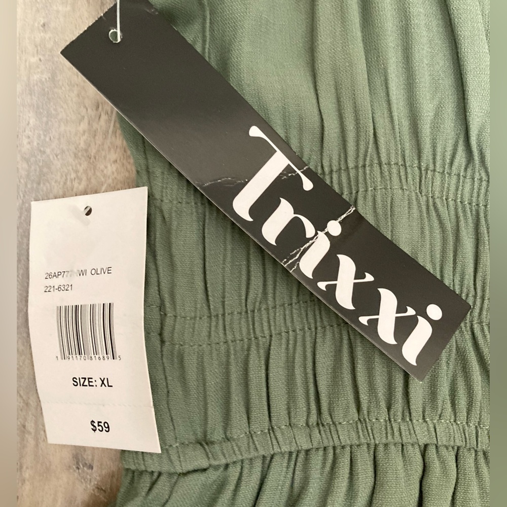 NWT Beautiful fit and flare dress size XL - Picture 2 of 8